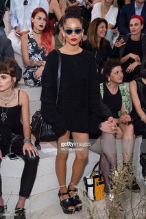 Zoë Kravitz feet photo thumbnail