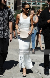 Zoë Kravitz feet photo thumbnail