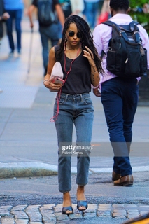 Zoë Kravitz feet photo thumbnail