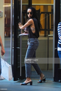 Zoë Kravitz feet photo thumbnail