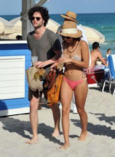 Zoë Kravitz feet photo thumbnail