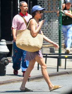 Zoë Kravitz feet photo thumbnail