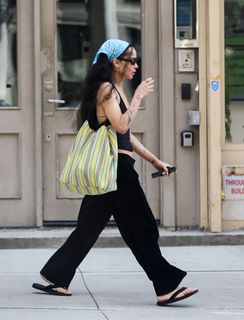 Zoë Kravitz feet photo thumbnail