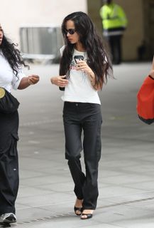 Zoë Kravitz feet photo thumbnail