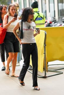 Zoë Kravitz feet photo thumbnail