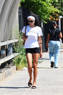Zoë Kravitz feet photo 5