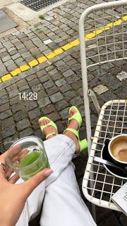 Zoë Pastelle Holthuizen feet photo 6