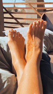 Zoë Pastelle Holthuizen feet photo 1