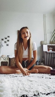 Zoë Pastelle Holthuizen feet photo 18