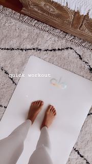 Zoë Pastelle Holthuizen feet photo 6