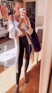 Zoë Pastelle Holthuizen feet photo 11