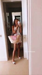 Zoë Pastelle Holthuizen feet photo 11