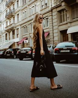 Zoë Pastelle Holthuizen feet photo 17