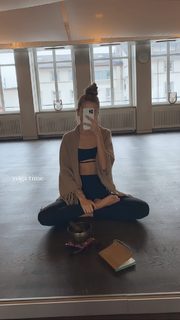 Zoë Pastelle Holthuizen feet photo 9