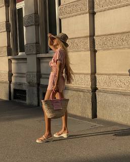 Zoë Pastelle Holthuizen feet photo 18