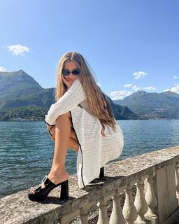 Zoë Pastelle Holthuizen feet photo 7