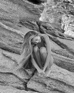 Zoë Pastelle Holthuizen feet photo 11