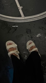 Zoë Pastelle Holthuizen feet photo 5