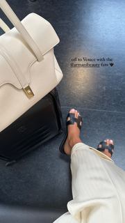 Zoë Pastelle Holthuizen feet photo 3