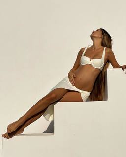 Zoë Pastelle Holthuizen feet photo 8