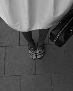 Zoë Pastelle Holthuizen feet photo 12