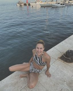 Zsuzsanna Jakabos feet photo 9