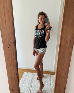 Zsuzsanna Jakabos feet photo 3