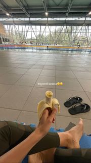 Zsuzsanna Jakabos feet photo 1