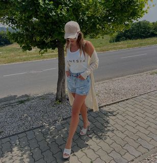 Zsófia Szabó feet photo 17