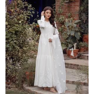Zubab Rana feet photo 8