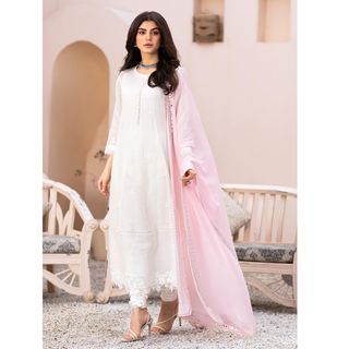 Zubab Rana feet photo 1