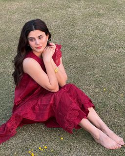 Zubab Rana feet photo 9
