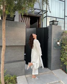 Zubab Rana feet photo 8