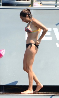 Zuhal Topal feet photo thumbnail