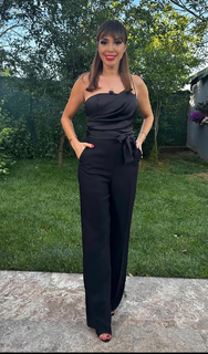 Zuhal Topal feet photo thumbnail