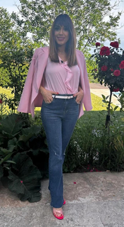 Zuhal Topal feet photo thumbnail