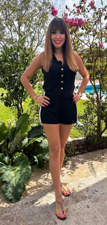 Zuhal Topal feet photo thumbnail