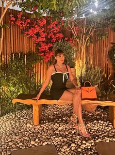 Zuhal Topal feet photo thumbnail