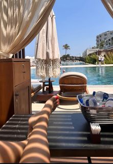 Zuhal Topal feet photo thumbnail