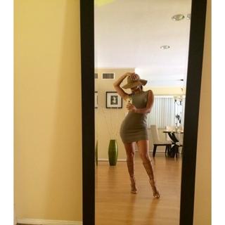 Zulay Henao feet photo thumbnail