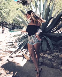 Zulay Henao feet photo thumbnail