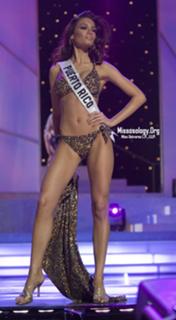 Zuleyka Rivera Mendoza feet photo 9