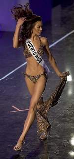 Zuleyka Rivera Mendoza feet photo 9