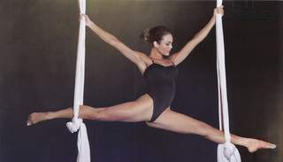 Zuleyka Rivera Mendoza feet photo 5
