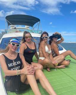 Zuleyka Rivera Mendoza feet photo 5