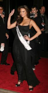 Zuleyka Rivera Mendoza feet photo 3