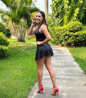 Zully Rodriguez feet photo 13