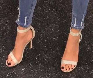 Zully Rodriguez feet photo 16