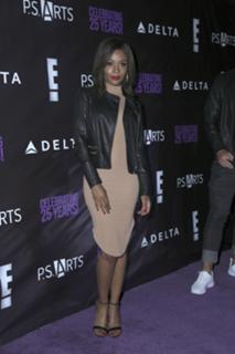Zuri Hall feet photo 1