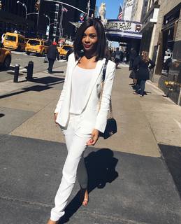 Zuri Hall feet photo 19